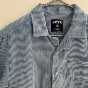 MASSIVE blue corduroy‎ button up mens short sleeve medium pocket city casual